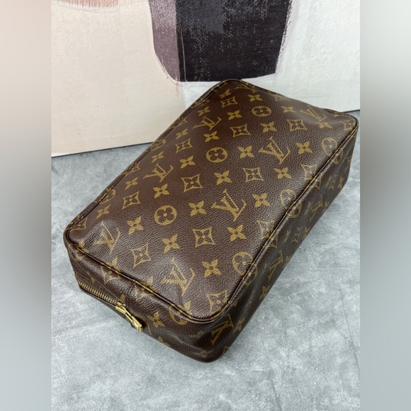 🌵Authentic Louis Vuitton Trousse 28 Monogram 🌵 - Picture 7 of 15